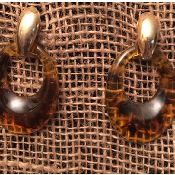 Tortoise Earrings - Picture 5 of 6